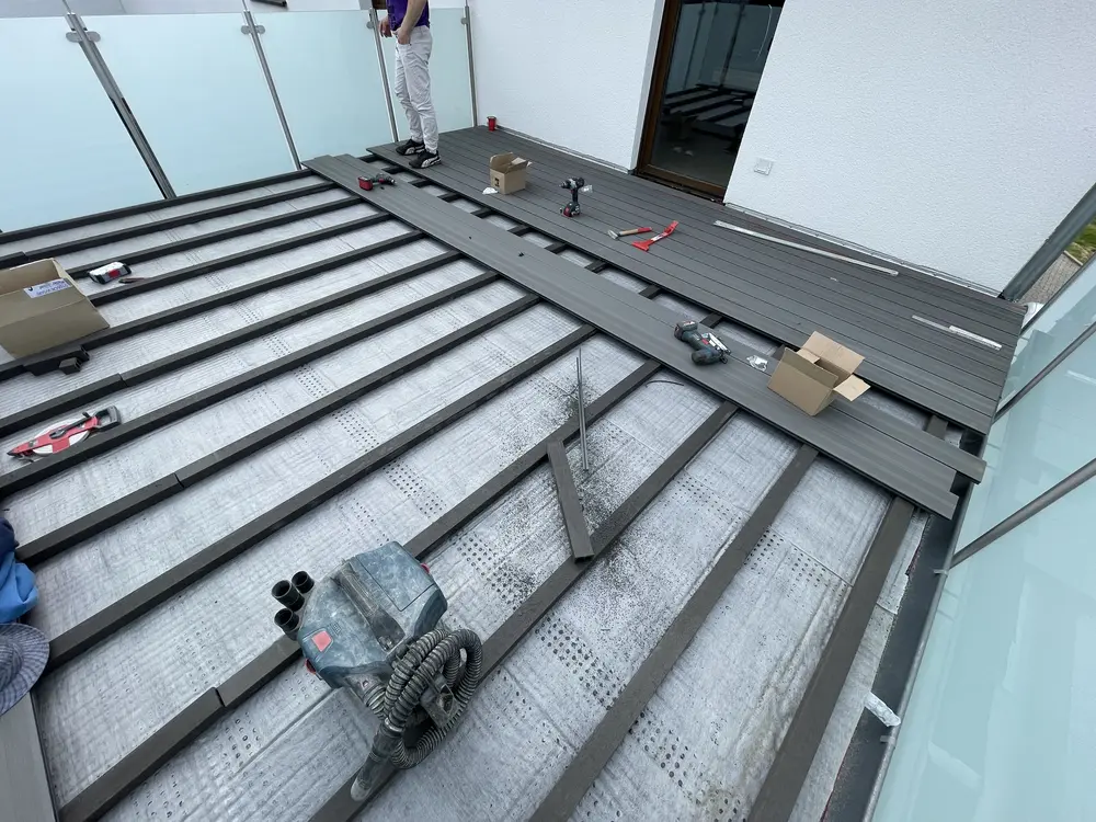 Balkon vor Sanierung in Obererbach